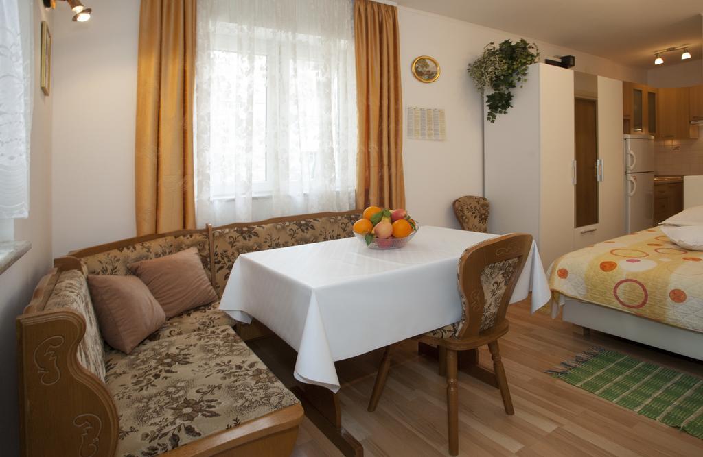 Apartments Leo Сплит Екстериор снимка