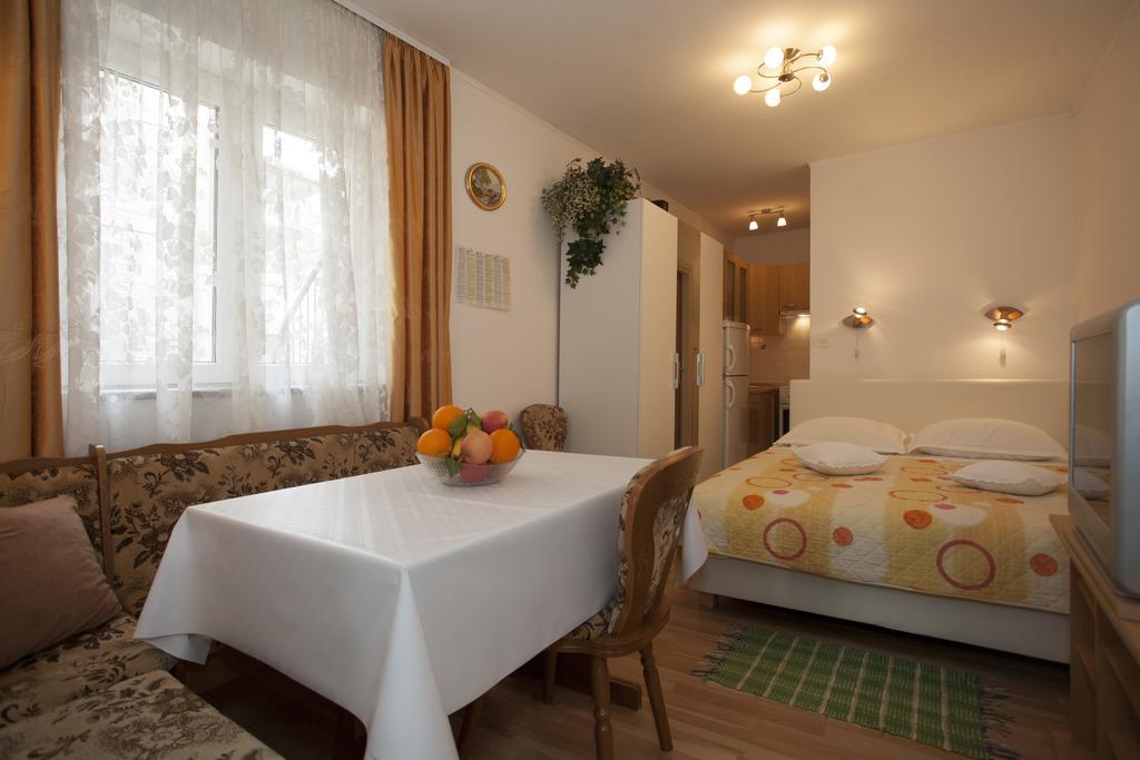 Apartments Leo Сплит Екстериор снимка