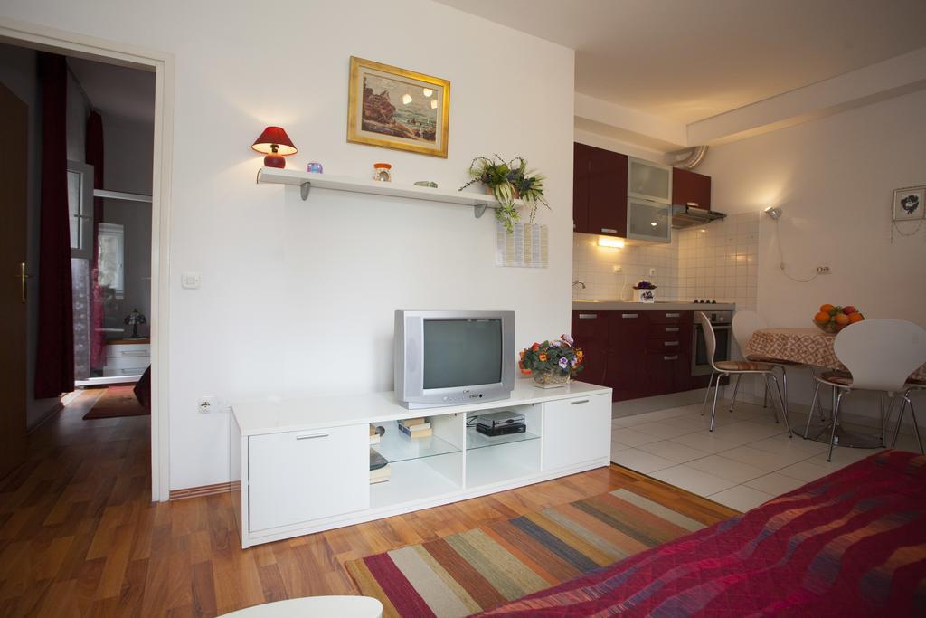 Apartments Leo Сплит Екстериор снимка